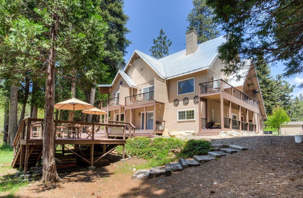 Fully Operational 4-Room Established Bed & Breakfast: 1221 Highway 41, Fish Camp, CA 93623